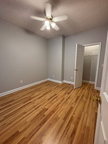Building Photo - 1715 Crystal Lake Dr