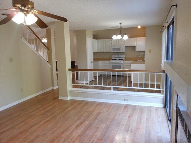 Building Photo - 8402 Siskin Cove