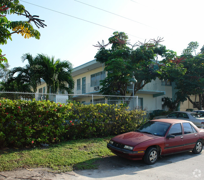 Primary Photo - Glades Apartments