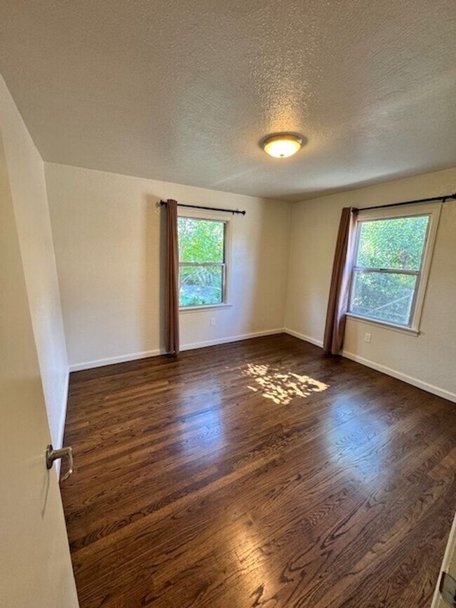 Building Photo - Charming Updated 4-Bedroom Home in the Garden Tract – Hardwood Floors, Central Air, 2-Car Garage ...