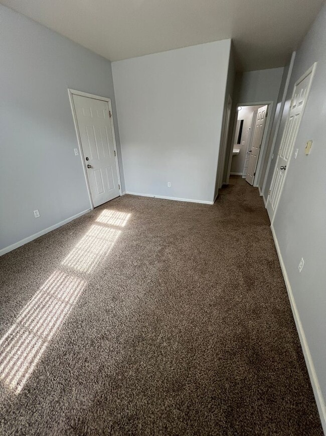 Building Photo - 1920 Monte Vista Dr