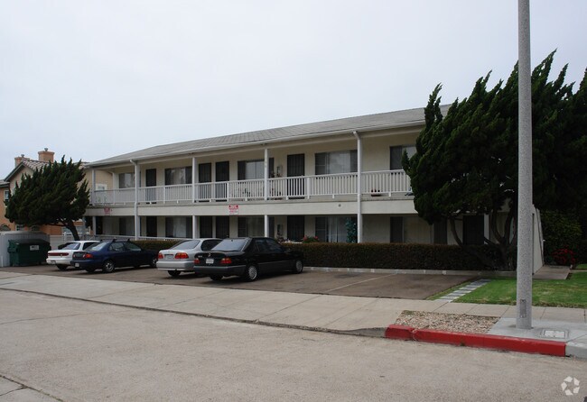 Building Photo - 396 Kolmar St