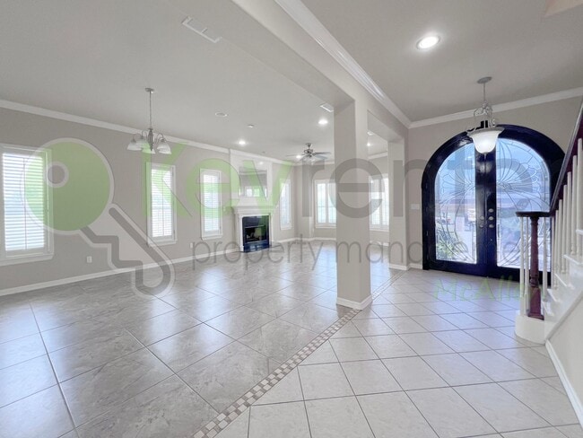 Building Photo - Gorgeous 4b/4.5bath house in McAllen