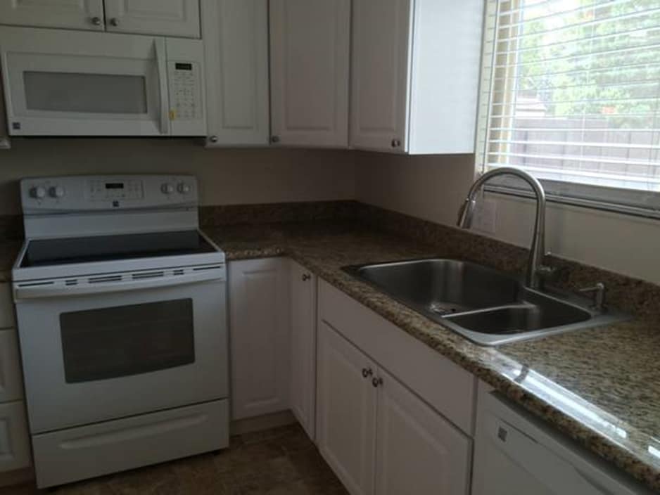 Building Photo - 1846 Primavera Dr