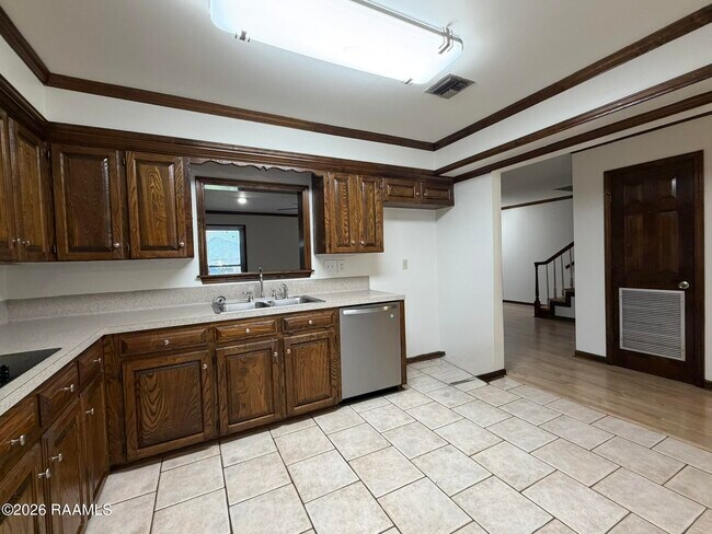 Building Photo - 204 Dublin Cir