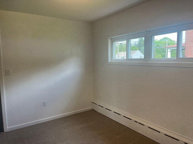 Building Photo - Beautiful 5-Bedroom Home in East Cocalico ...
