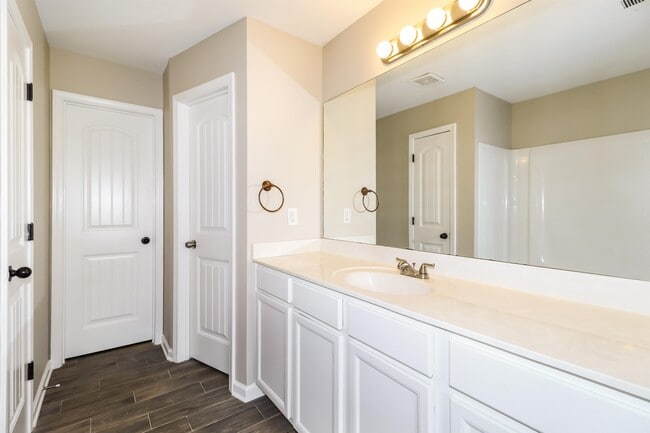 Building Photo - 10186 Sterling Ridge Dr