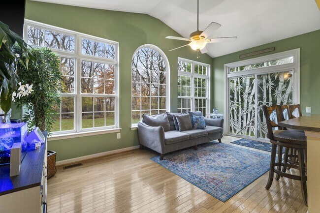 Building Photo - Located In Townsend Village