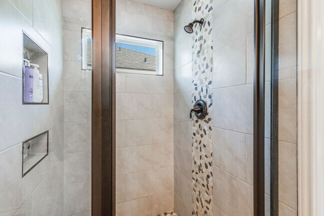 Building Photo - 3230 Creek Side Dr