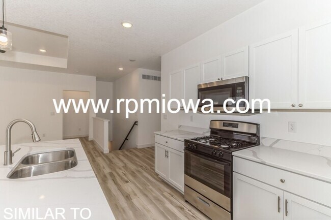 Building Photo - STUNNING HOME!! 4 Bed, 3 Bath Home in Altoona