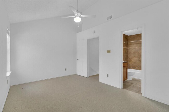 Building Photo - 5606 Bonnell Vista St