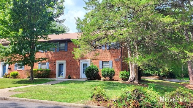 Building Photo - 5813 Nottoway Ct