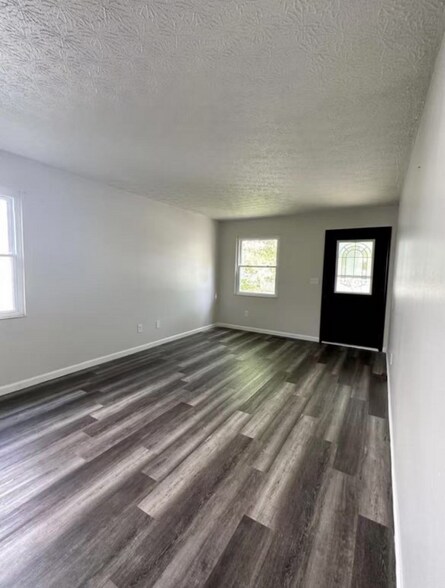 Building Photo - 3824 Longton Dr