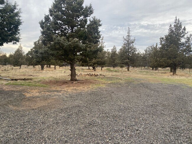 Building Photo - Cozy updated home in Crooked River Ranch o...