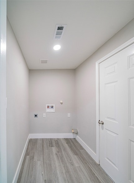 Building Photo - 5718 Cherry St