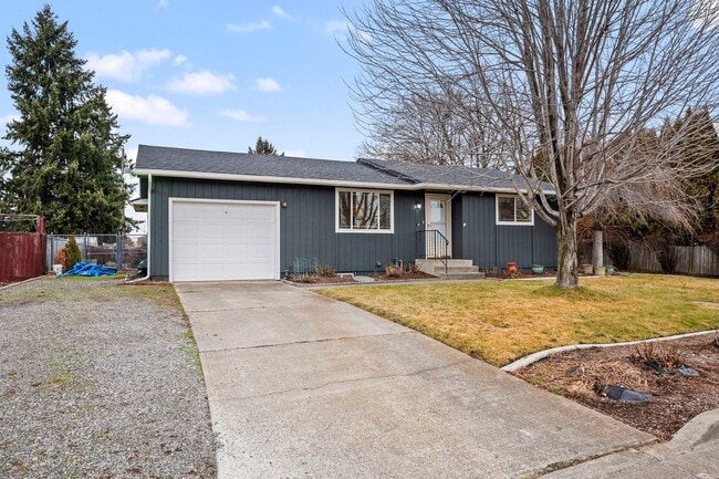 Building Photo - Great Location! - 3 Bedroom Valley Home!