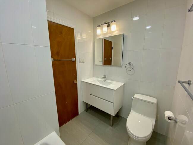 Building Photo - 3554 33rd St