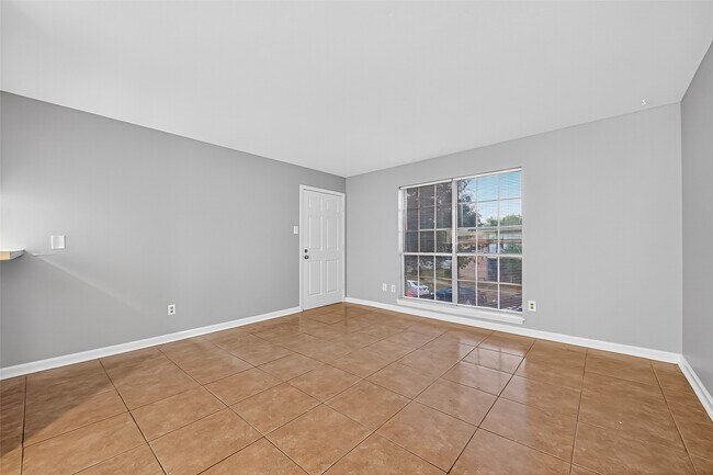 Building Photo - 7703 Moonmist Dr