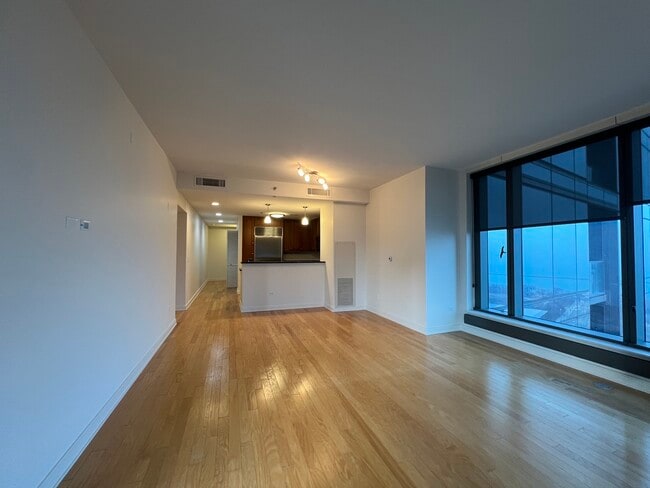 Building Photo - 60 E Monroe St