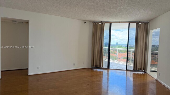 Building Photo - 3610 Yacht Club Dr