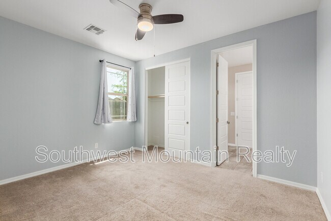 Building Photo - 2753 S 85th Way