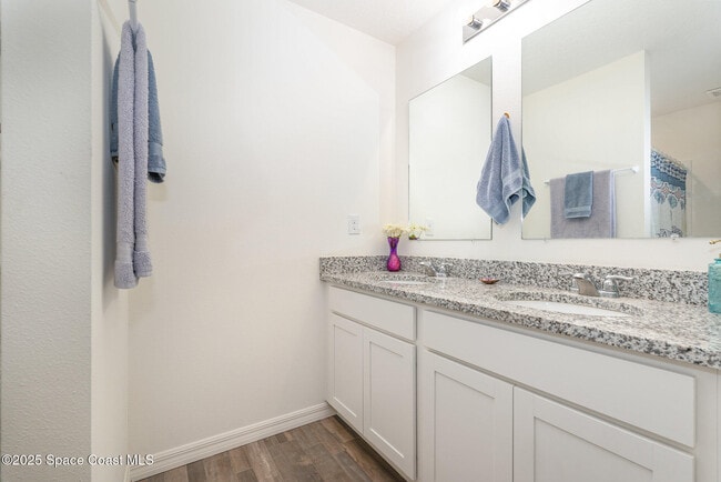 Building Photo - 711 Darlington Ave SW