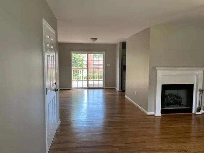 Building Photo - 1328 Hummingbird Dr