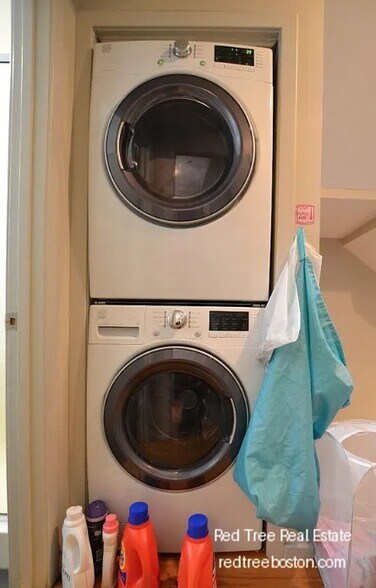 Building Photo - 53 Glenville Ave