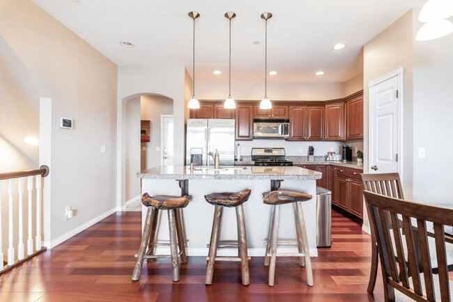 Building Photo - 2325 S G St