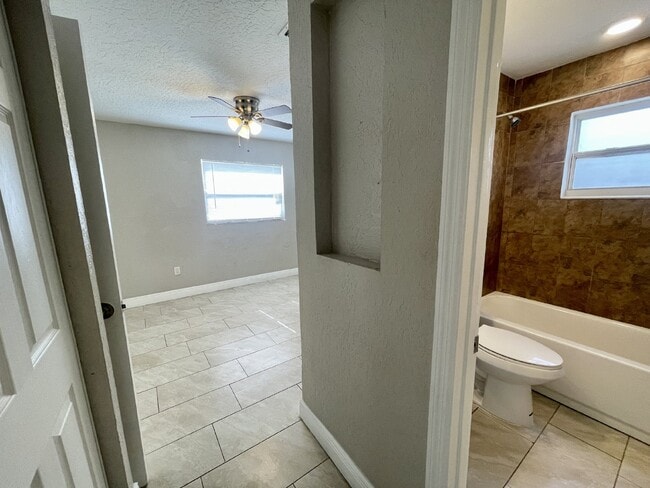 Building Photo - 4 bedroom 2 bathroom pool home for rent