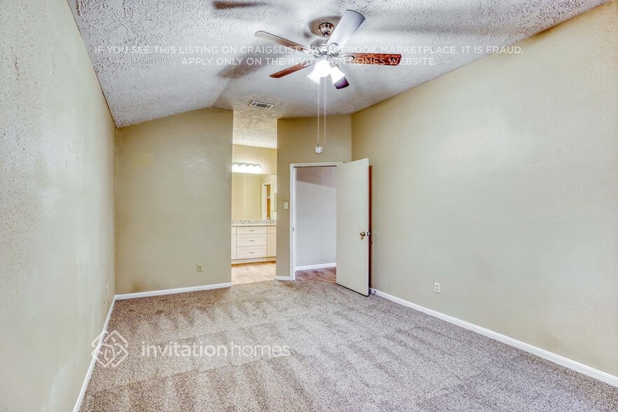 Building Photo - 10579 Twilight Moon Dr