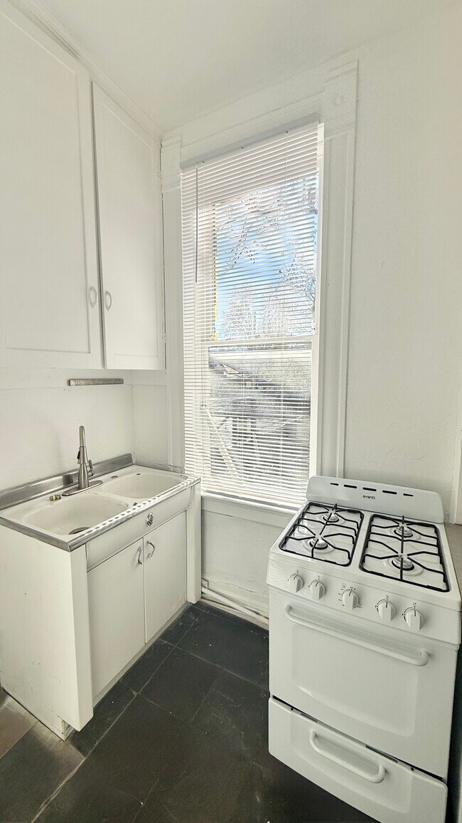 IMG_7980 - 1458 N Gaylord St