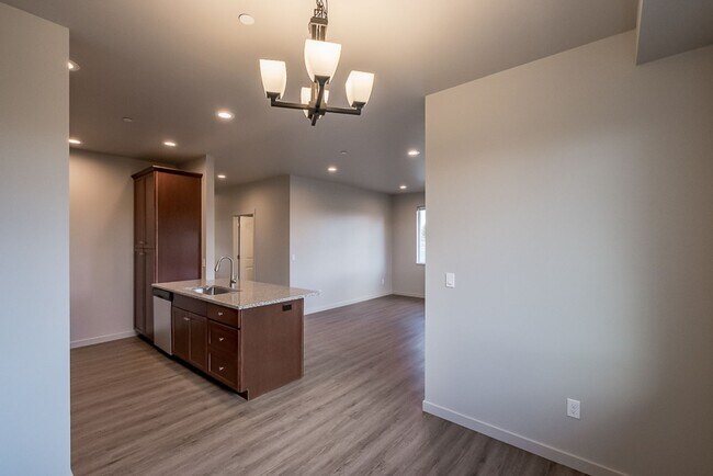 Building Photo - Must see modern apartment near pickleball courts and community amenities!