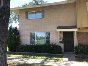 Building Photo - Corner Unit Townhome with Style and Substa...