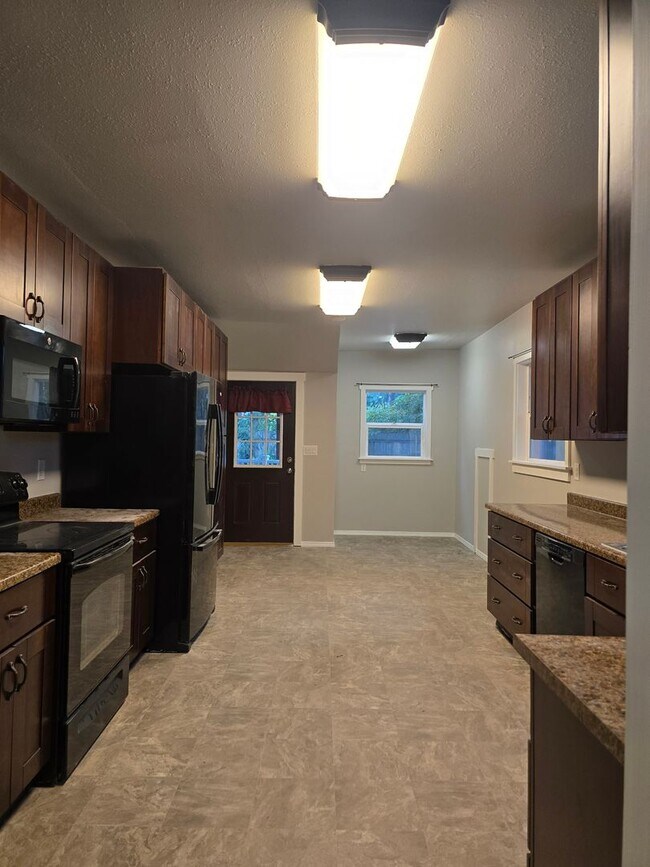 Building Photo - 12911 Gravelly Lake Dr SW