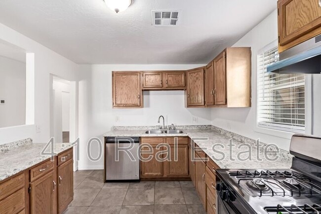 Building Photo - 1117 N 13th St