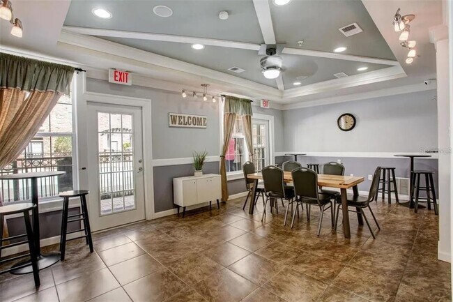 Building Photo - 4221 W Spruce St