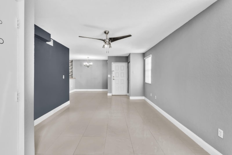 Building Photo - 2803 N Oakland Forest Dr