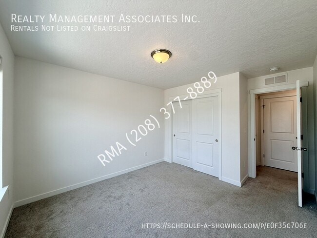 Building Photo - 4719 W Santa Fe Ln