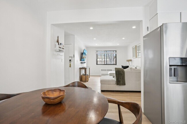 Building Photo - 23 Lawrence Dr