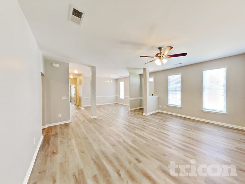 Building Photo - 1582 Weatherend Dr