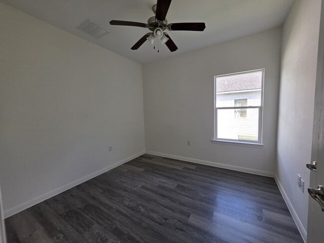 Building Photo - 3/2/2-Oakdale Floorplan