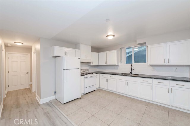 Building Photo - 154 E 94th St