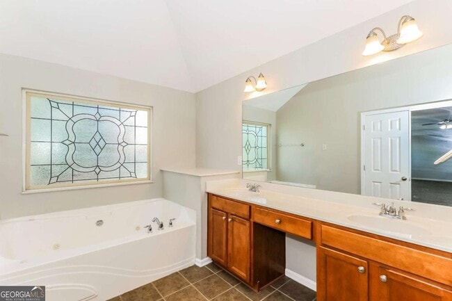 Building Photo - 5521 Village Trace