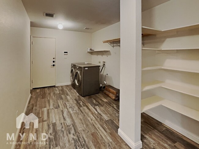 Building Photo - 904 Swallow Ridge Cove