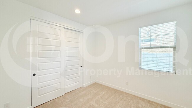 Building Photo - 3606 N 103rd Ave
