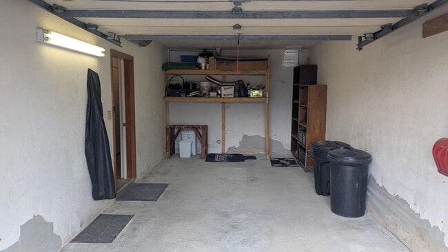 Building Photo - ***Please Respond Directly to the Online Listing, Calls May Not Be Returned***