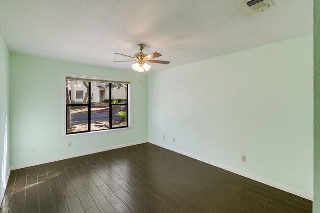 Building Photo - 8401 Echo Creek Ln