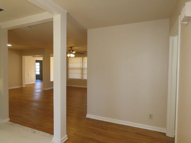 Building Photo - Newly Remodeled 3 Bedroom-1.5 Bath Home!