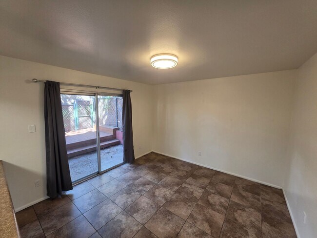 Building Photo - 3885 N Fanning Dr